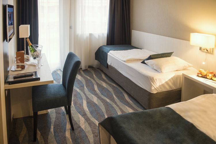 pokój rodzinny typu Superior z 4 łóżkami, Hotel Azur, CK GEOVITA