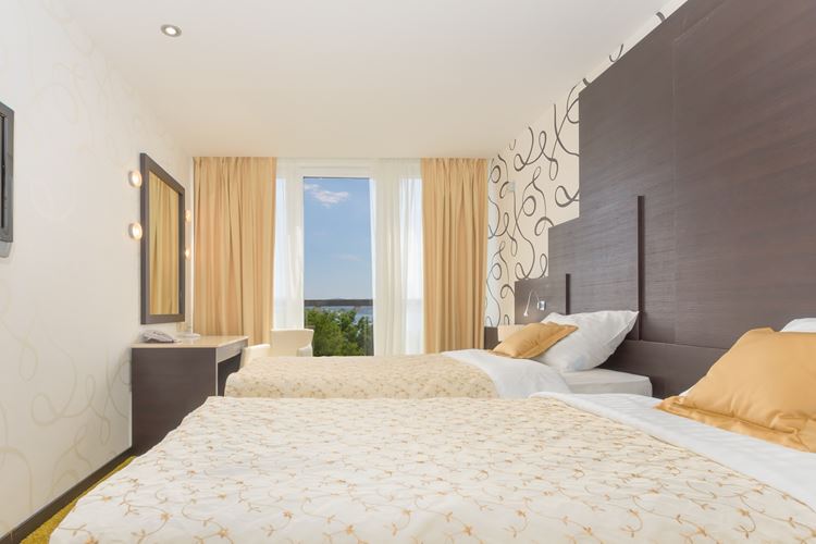 Pokój rodzinny z możliwością łączenia - 2 x pokój 2-osobowy, Wyndham Grand Novi Vinodolski Resort, CK GEOVITA