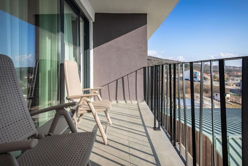 pokój 2-osobowy typu standard z balkonem i widokiem na morze, Hotel Ad Turres, CK GEOVITA