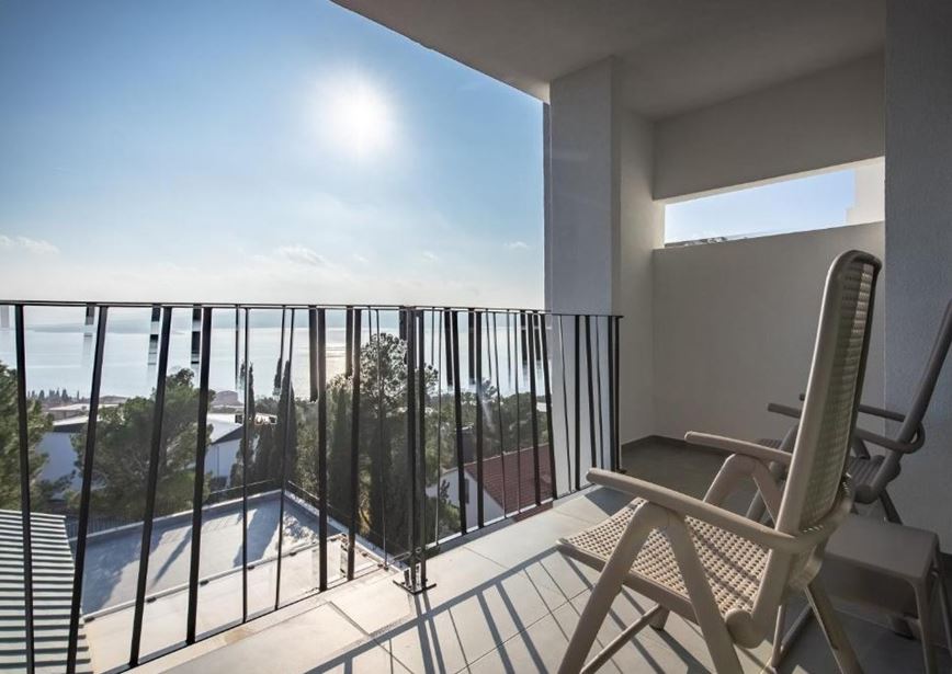 pokój 2-osobowy typu standard z balkonem i widokiem na morze, Hotel Ad Turres, CK GEOVITA