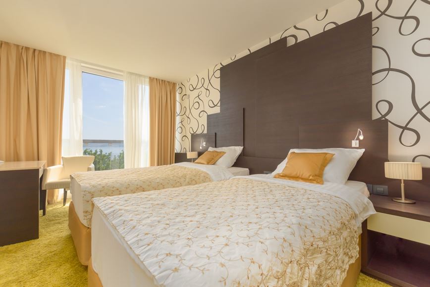 pokój 2-osobowy z widokiem na morze, Wyndham Grand Novi Vinodolski Resort, CK GEOVITA